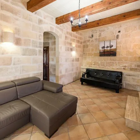 Ganni's - Luxury Converted Holiday Farmhouse With Private Pool In Island Of Gozo