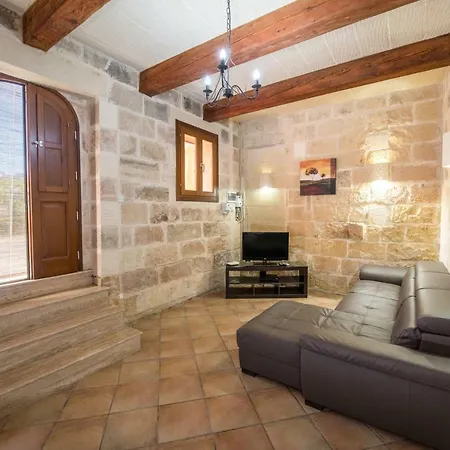 Ganni's - Luxury Converted Holiday Farmhouse With Private Pool In Island Of Gozo