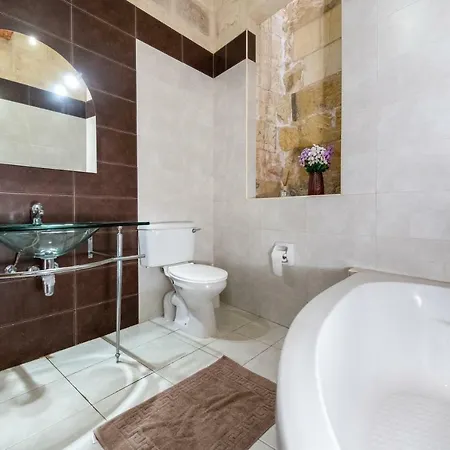 Ganni's - Luxury Converted Holiday Farmhouse With Private Pool In Island Of Gozo